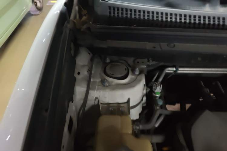 Used BYD Song Pro 2019 1.5T Automatic Luxury Model Engine Bay Right