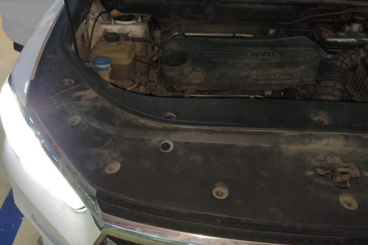 Used BYD Song Pro 2019 1.5T Automatic Luxury Model Engine Bay Right