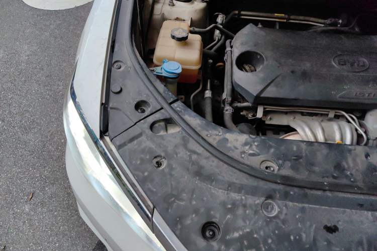 Used BYD Song Pro 2019 1.5T Automatic Luxury Model Engine Bay Right