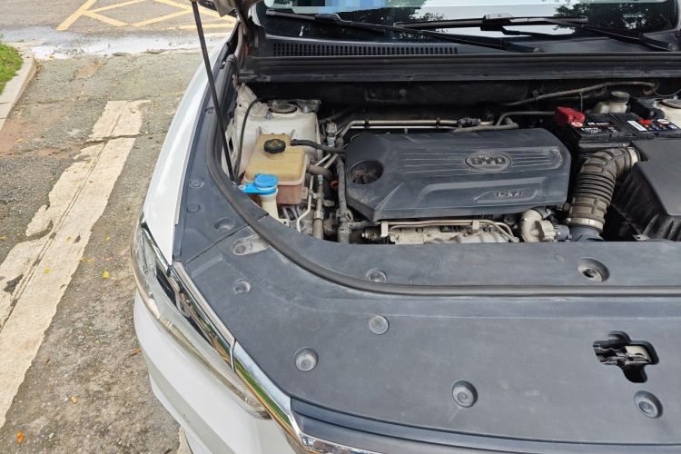 Used BYD Song Pro 2019 1.5T Automatic Luxury Model Engine Bay Right