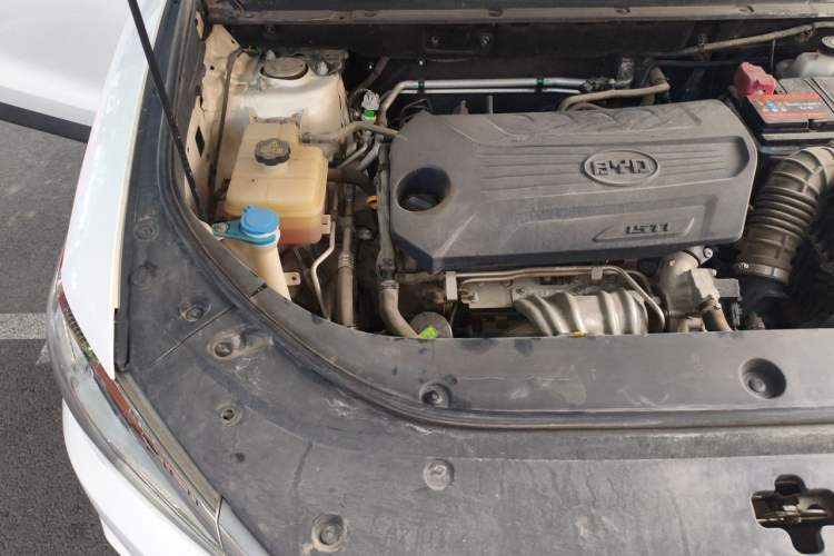 Used BYD Song Pro 2019 1.5T Automatic Elite Edition Engine Bay Right