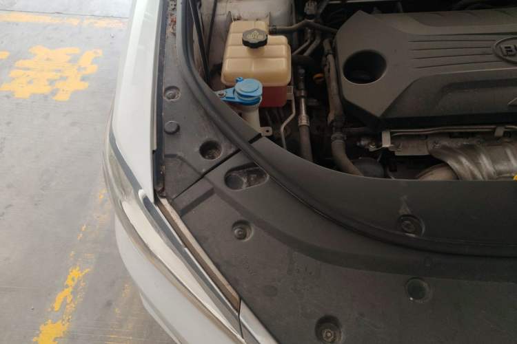 Used BYD Song Pro 2019 1.5T Automatic Luxury Model Engine Bay Right