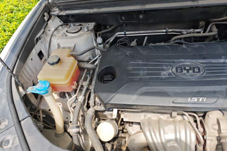 Used BYD Song Pro 2019 1.5T Automatic Luxury Model Engine Bay Right
