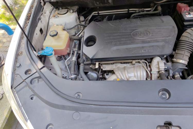 Used BYD Song Pro 2019 1.5T Automatic Elite Edition Engine Bay Right