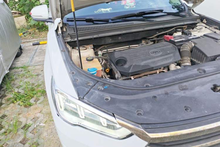 Used BYD Song Pro 2019 1.5T Automatic Elite Edition Engine Bay Right