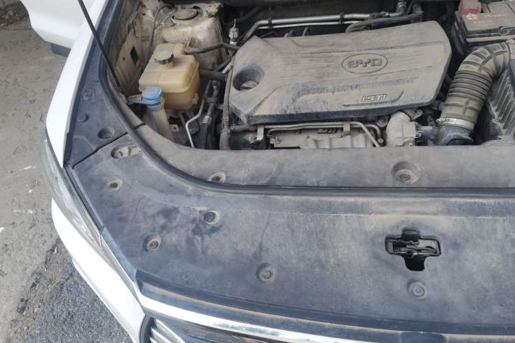 Used BYD Song Pro 2019 1.5T Automatic Elite Edition Engine Bay Right