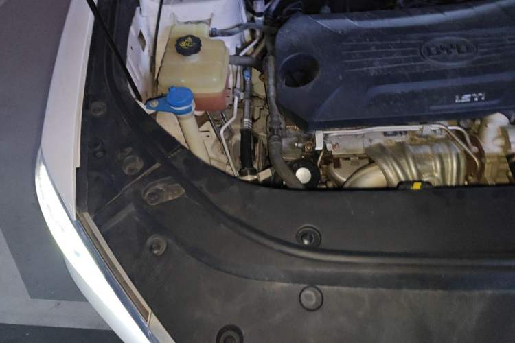 Used BYD Song Pro 2019 1.5T Automatic Luxury Model Engine Bay Right