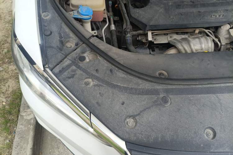Used BYD Song Pro 2019 1.5T Automatic Elite Edition Engine Bay Right