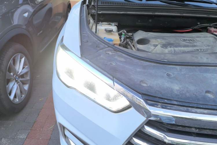 Used BYD Song Pro 2019 1.5T Automatic Elite Edition Engine Bay Right
