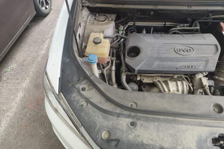 Used BYD Song Pro 2019 1.5T Automatic Elite Edition Engine Bay Right
