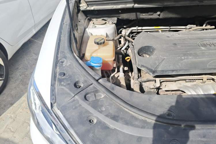 Used BYD Song Pro 2019 1.5T Automatic Elite Edition Engine Bay Right