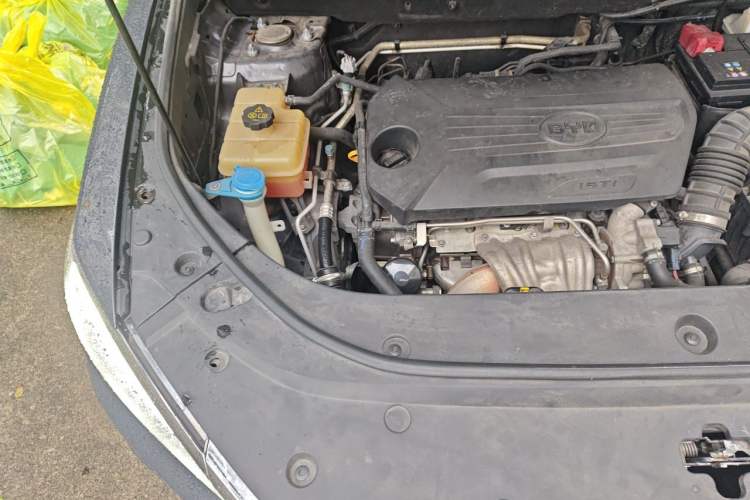 Used BYD Song Pro 2019 1.5T Automatic Prestige Model Engine Bay Right