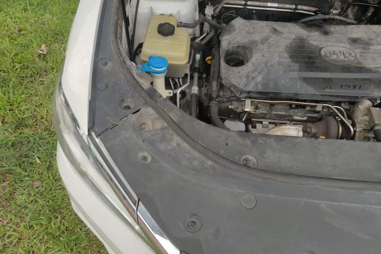 Used BYD Song Pro 2019 1.5T Automatic Elite Edition Engine Bay Right