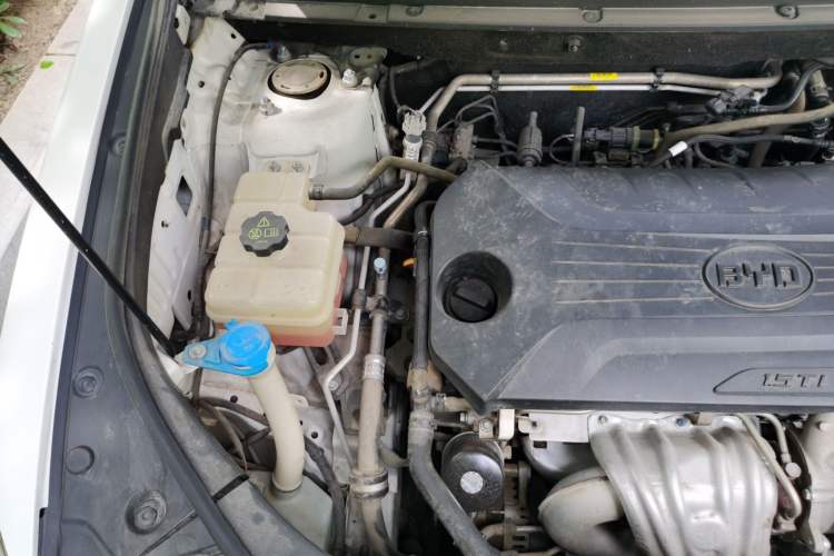 Used BYD Song Pro 2019 1.5T Automatic Elite Edition Engine Bay Right