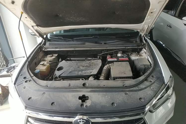 Used BYD Song Pro 2019 1.5T Automatic Luxury Model Engine Bay
