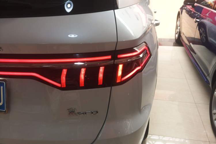 Used BYD Song Pro 2019 1.5T Automatic Luxury Model Exterior 3