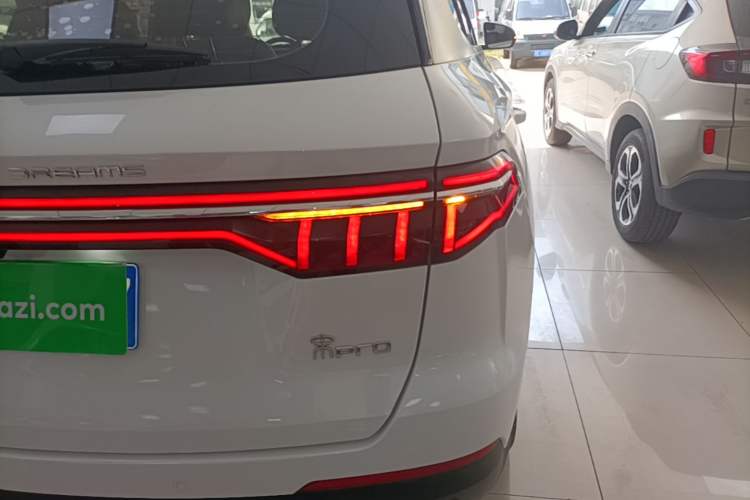 Used BYD Song Pro 2019 1.5T Automatic Luxury Model Exterior 3