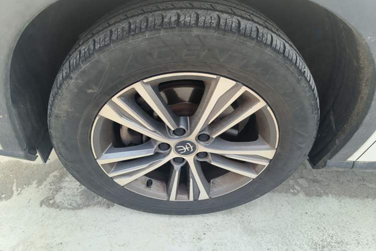 Used BYD Song Pro 2019 1.5T Automatic Elite Edition Exterior 4