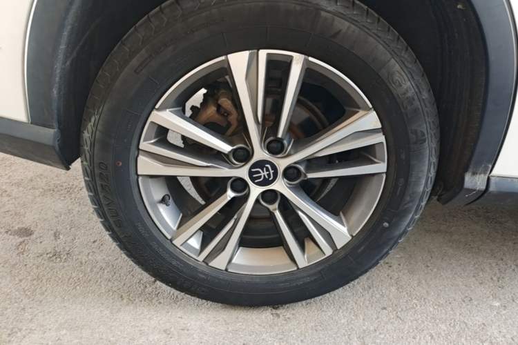 Used BYD Song Pro 2019 1.5T Automatic Luxury Model Exterior 5