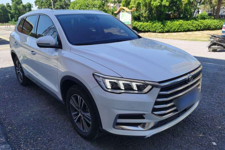 Used BYD Song Pro 2019 1.5T Automatic Luxury Model Front Right 45 Deg