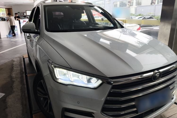 Used BYD Song Pro 2019 1.5T Automatic Luxury Model Front Right 45 Deg