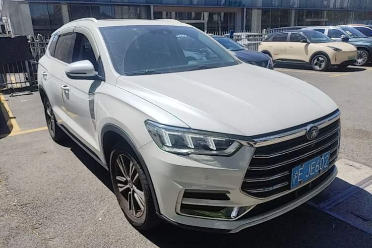 Used BYD Song Pro 2019 1.5T Automatic Luxury Model Front Right 45 Deg