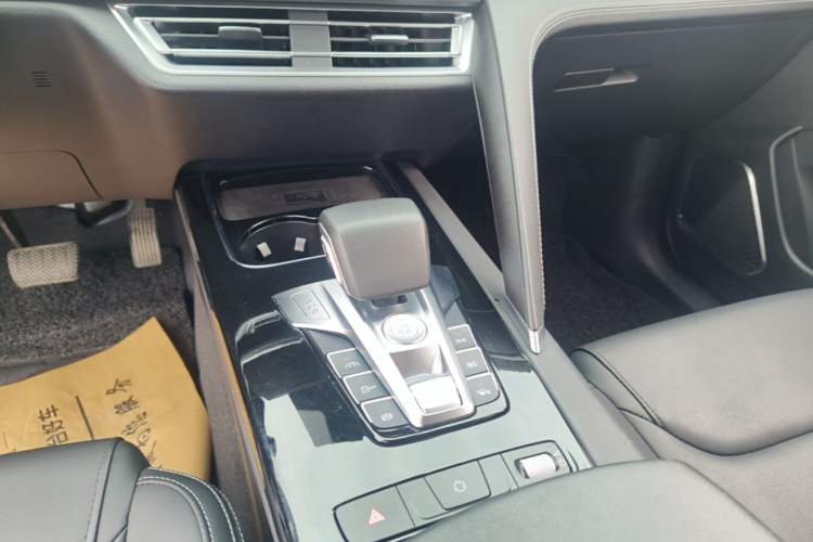 Used BYD Song Pro 2019 1.5T Automatic Luxury Model Gear Lever
