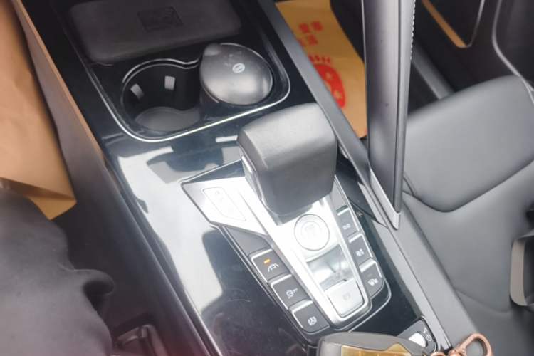Used BYD Song Pro 2019 1.5T Automatic Luxury Model Gear Lever