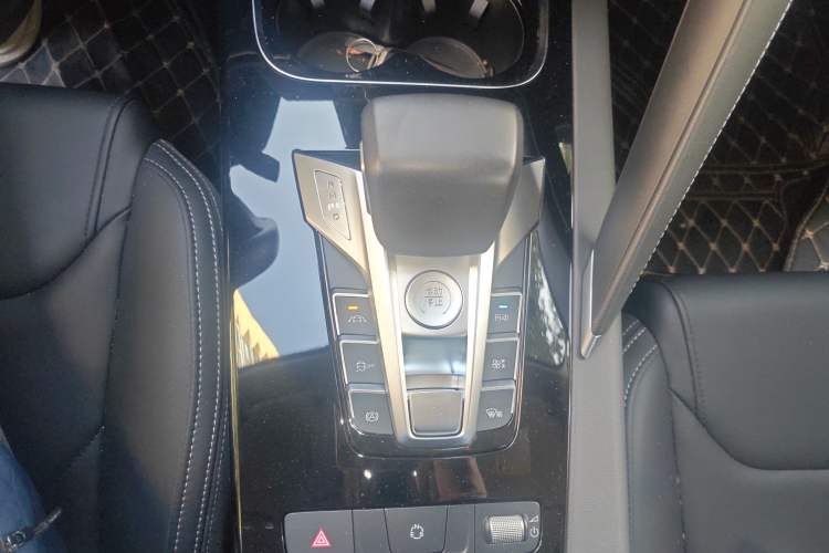 Used BYD Song Pro 2019 1.5T Automatic Luxury Model Gear Lever