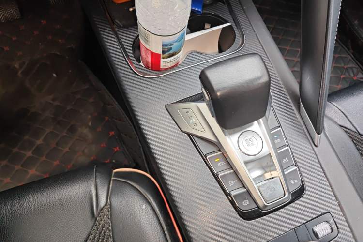 Used BYD Song Pro 2019 1.5T Automatic Luxury Model Gear Lever