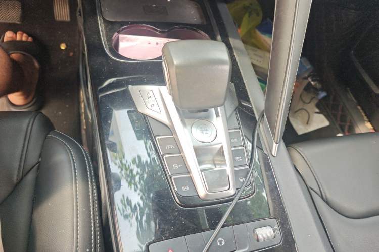 Used BYD Song Pro 2019 1.5T Automatic Luxury Model Gear Lever