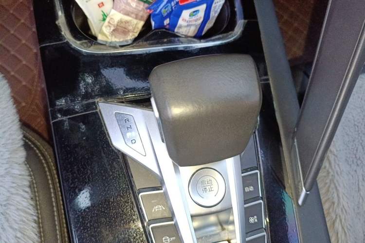 Used BYD Song Pro 2019 1.5T Automatic Luxury Model Gear Lever