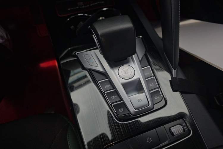 Used BYD Song Pro 2019 1.5T Automatic Luxury Model Gear Lever