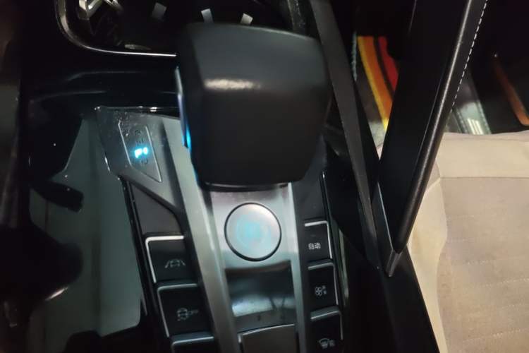 Used BYD Song Pro 2019 1.5T Automatic Luxury Model Gear Lever