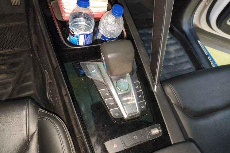 Used BYD Song Pro 2019 1.5T Automatic Luxury Model Gear Lever