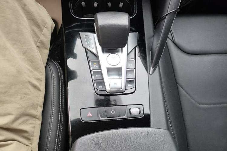 Used BYD Song Pro 2019 1.5T Automatic Elite Edition Gear Lever