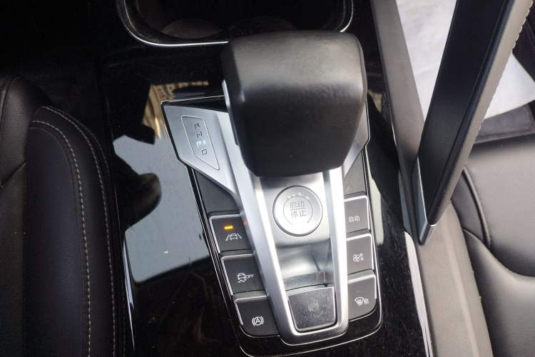 Used BYD Song Pro 2019 1.5T Automatic Luxury Model Gear Lever