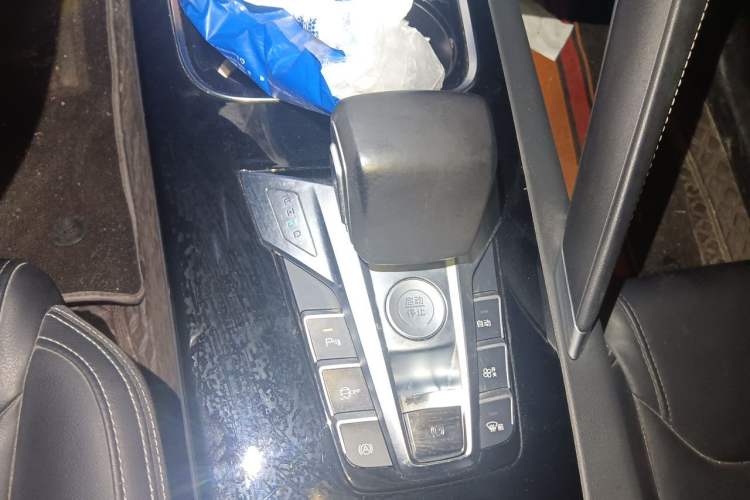 Used BYD Song Pro 2019 1.5T Automatic Elite Edition Gear Lever