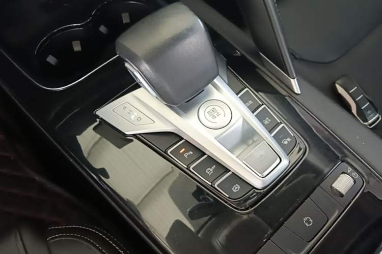 Used BYD Song Pro 2019 1.5T Automatic Elite Edition Gear Lever