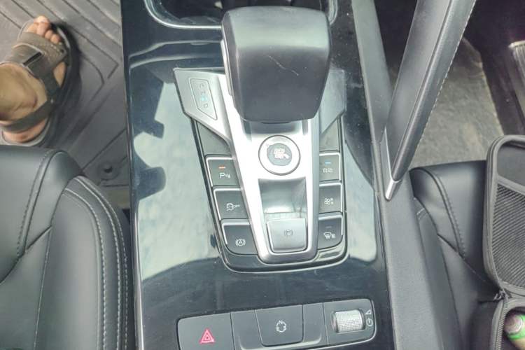 Used BYD Song Pro 2019 1.5T Automatic Elite Edition Gear Lever