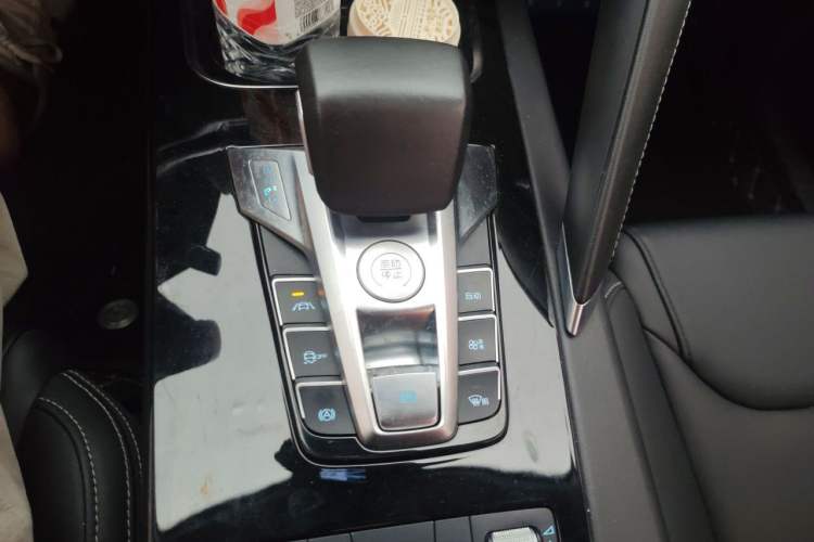 Used BYD Song Pro 2019 1.5T Automatic Luxury Model Gear Lever