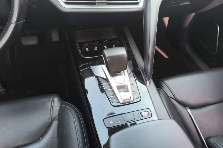 Used BYD Song Pro 2019 1.5T Automatic Luxury Model Gear Lever