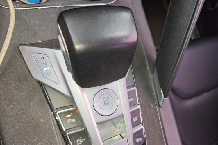 Used BYD Song Pro 2019 1.5T Automatic Elite Edition Gear Lever