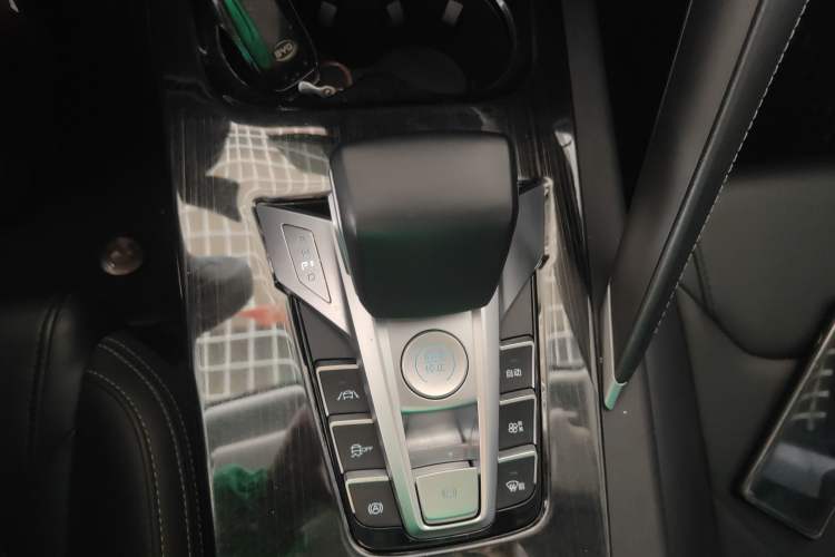 Used BYD Song Pro 2019 1.5T Automatic Luxury Model Gear Lever