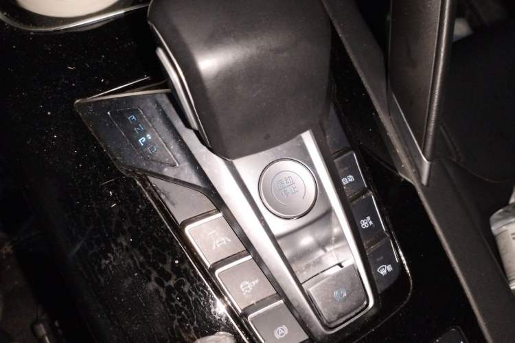 Used BYD Song Pro 2019 1.5T Automatic Luxury Model Gear Lever