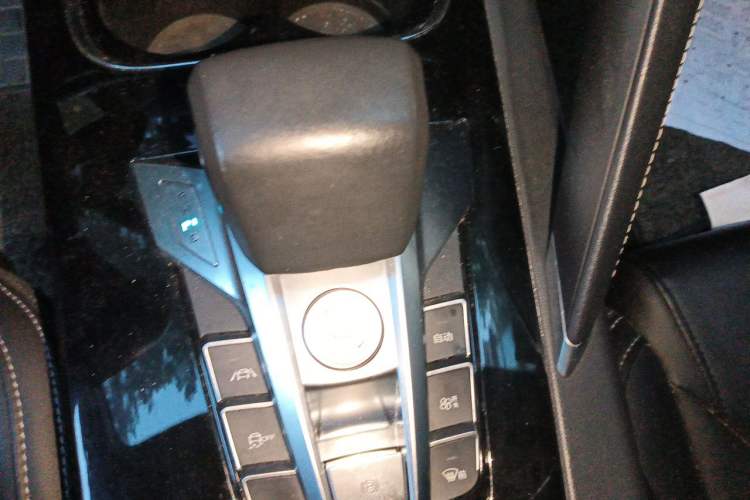 Used BYD Song Pro 2019 1.5T Automatic Luxury Model Gear Lever