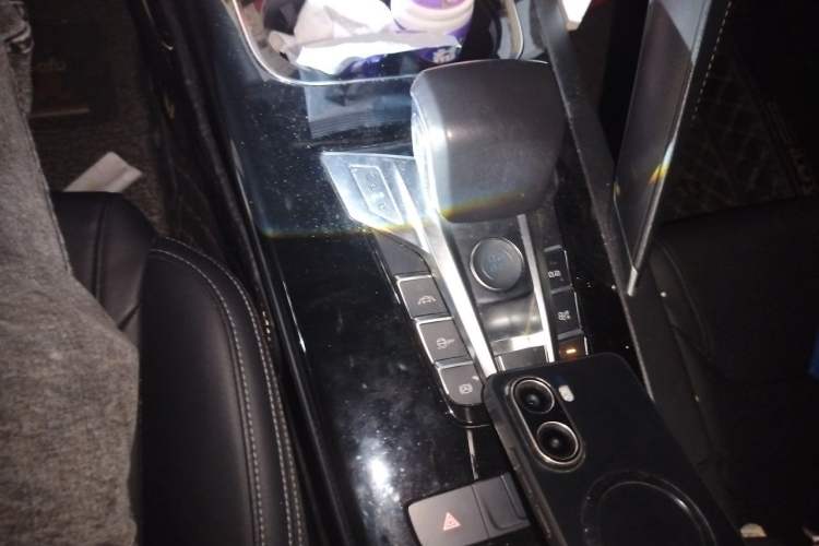 Used BYD Song Pro 2019 1.5T Automatic Luxury Model Gear Lever