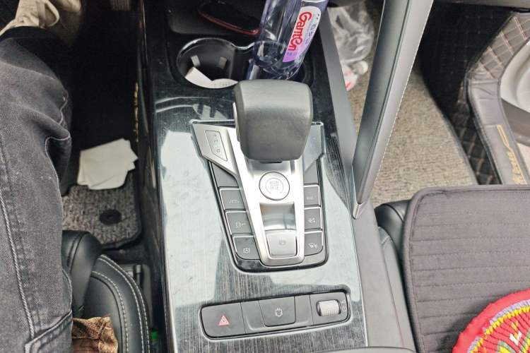 Used BYD Song Pro 2019 1.5T Automatic Luxury Model Gear Lever