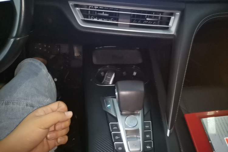 Used BYD Song Pro 2019 1.5T Automatic Luxury Model Gear Lever
