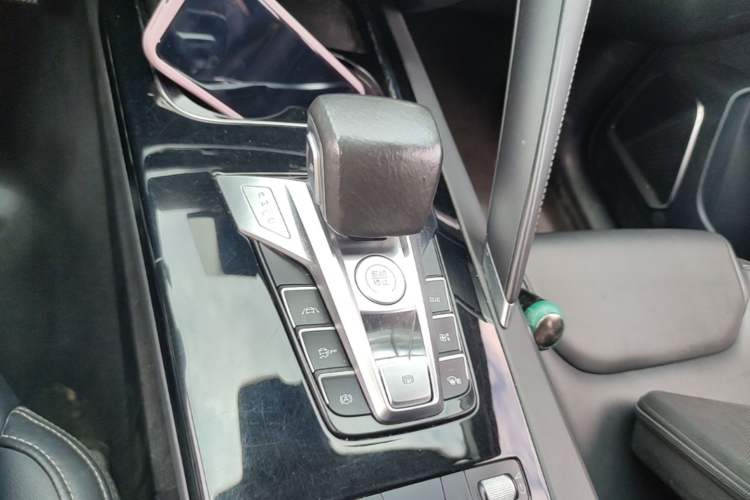 Used BYD Song Pro 2019 1.5T Automatic Luxury Model Gear Lever